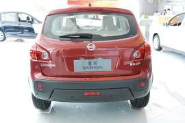 2010款日产逍客2.0S火MT2WD