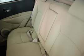 2010款日产逍客2.0S火MT2WD