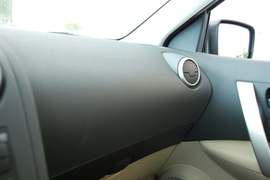 2010款日产逍客2.0S火MT2WD