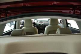 2010款日产逍客2.0S火MT2WD