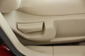 2010款日产逍客2.0S火MT2WD
