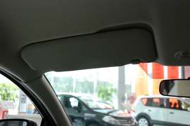2010款日产逍客2.0S火MT2WD
