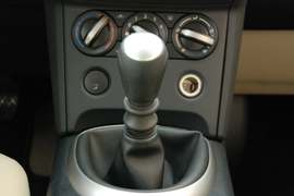 2010款日产逍客2.0S火MT2WD