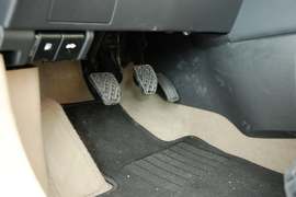 2010款日产逍客2.0S火MT2WD