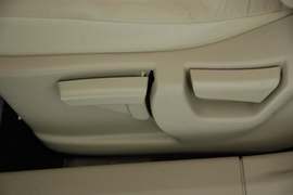 2010款日产逍客2.0S火MT2WD