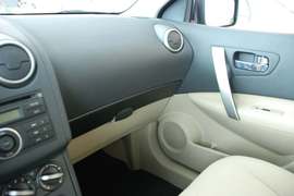 2010款日产逍客2.0S火MT2WD