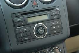 2010款日产逍客2.0S火MT2WD