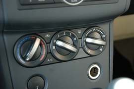 2010款日产逍客2.0S火MT2WD