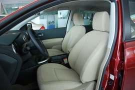 2010款日产逍客2.0S火MT2WD