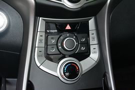 2016款现代朗动1.6L自动智能型