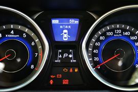 2016款现代朗动1.6L自动智能型