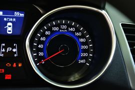 2016款现代朗动1.6L自动智能型
