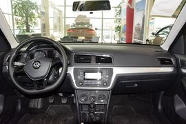 2015款大众朗行1.6L手动舒适型