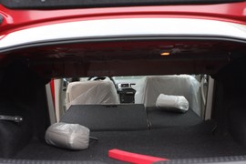 2010款奔腾2.0L手自一体豪华型到店实拍