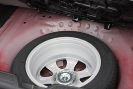 2010款奔腾2.0L手自一体豪华型到店实拍