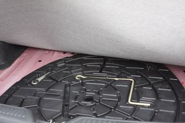 2010款奔腾2.0L手自一体豪华型到店实拍