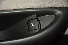 2016款别克威朗轿跑15S自动进取型