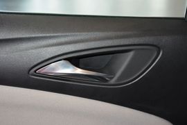 2016款别克威朗轿跑15S自动进取型