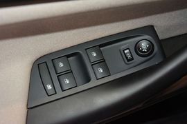 2016款别克威朗轿跑15S自动进取型