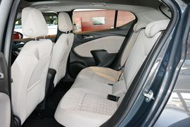 2016款别克威朗轿跑15S自动进取型