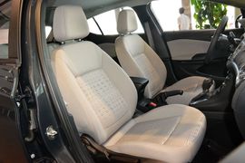 2016款别克威朗轿跑15S自动进取型