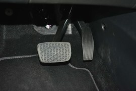 2016款别克威朗轿跑15S自动进取型