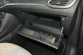 2016款别克威朗轿跑15S自动进取型