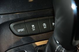 2016款别克威朗轿跑15S自动进取型