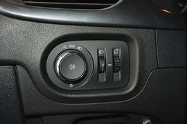 2016款别克威朗轿跑15S自动进取型