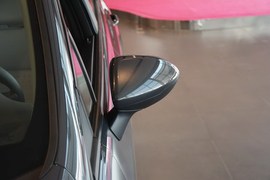 2016款别克威朗轿跑15S自动进取型