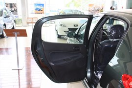 2010款207两厢1.6
