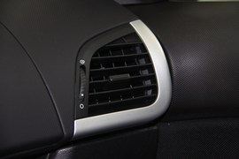 2010款207两厢1.6
