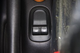 2010款207两厢1.6