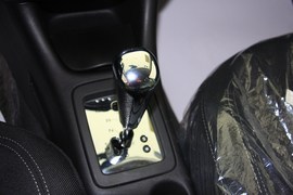 2010款207两厢1.6
