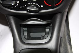 2010款207两厢1.6