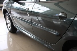 2010款207两厢1.6