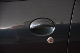 2010款207两厢1.6