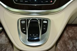 2016款奔驰V260L尊贵加长版