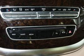 2016款奔驰V260L尊贵加长版