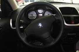 2010款207三厢1.4手动驭乐版