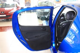 2010款207三厢1.4手动驭乐版