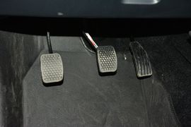2016款铃木雨燕1.3L手动时尚型