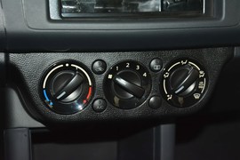 2016款铃木雨燕1.3L手动时尚型
