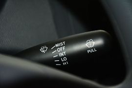 2016款铃木雨燕1.3L手动时尚型