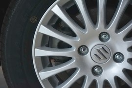 2016款铃木雨燕1.3L手动时尚型