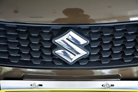 2016款铃木雨燕1.3L手动时尚型