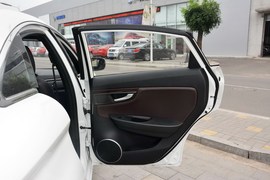 2016款奔腾B50