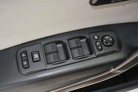 2016款奔腾X80