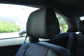 2011款宝马330i敞篷版