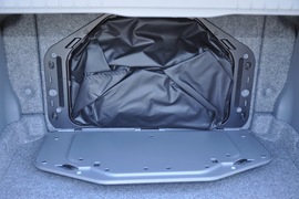 2011款宝马330i敞篷版